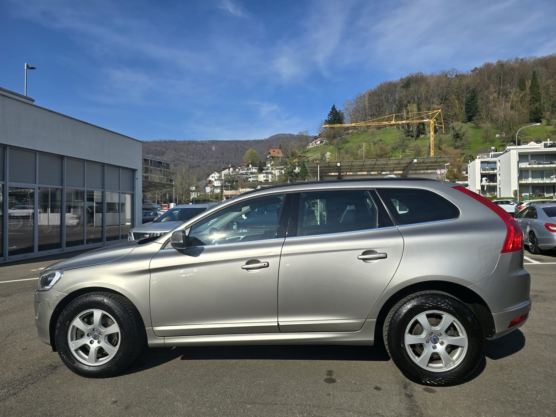 VOLVO XC60 D4 Summum Geartronic-image-8