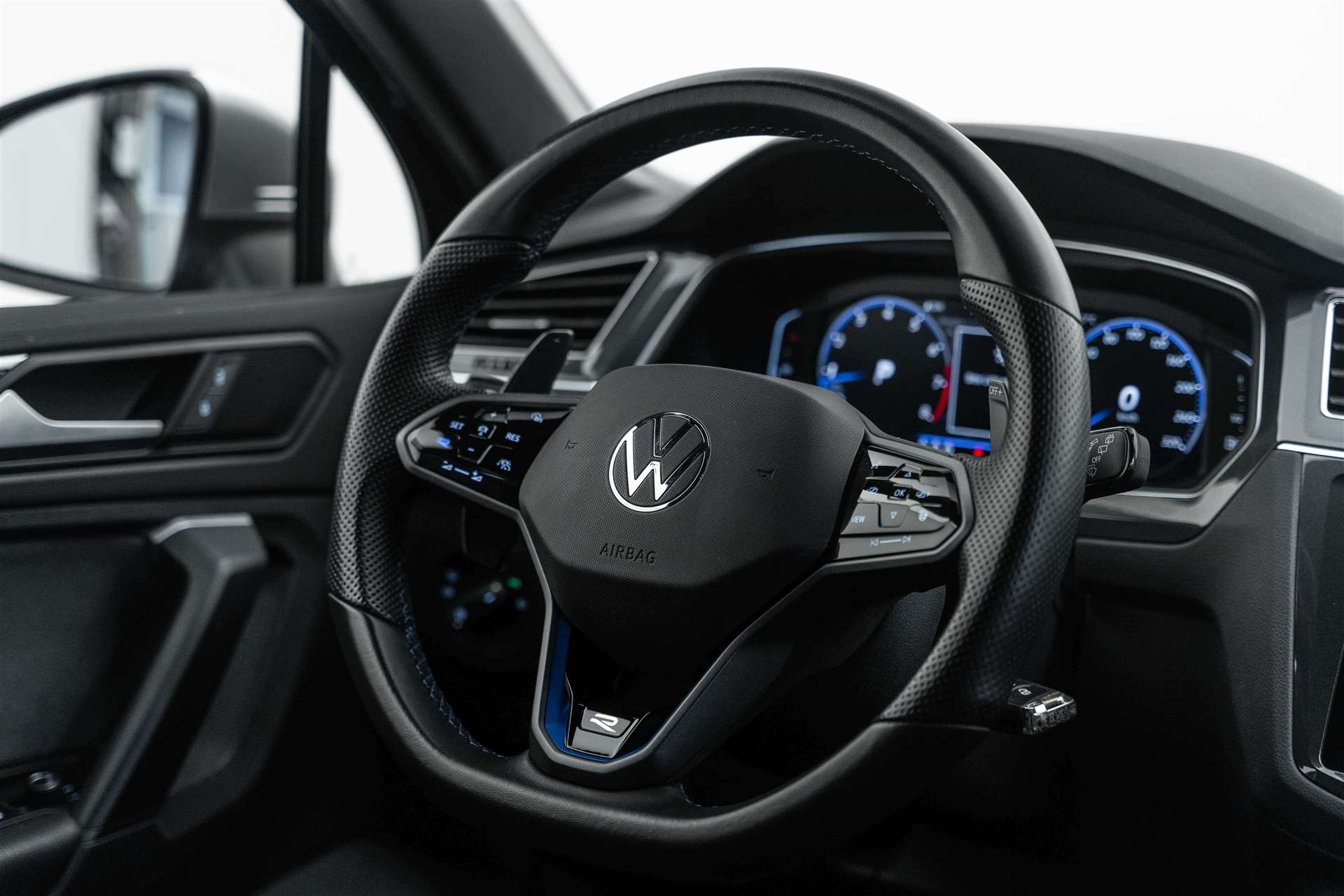 VW Tiguan 2.0TSI R 4Motion DSG 320PS-image-9
