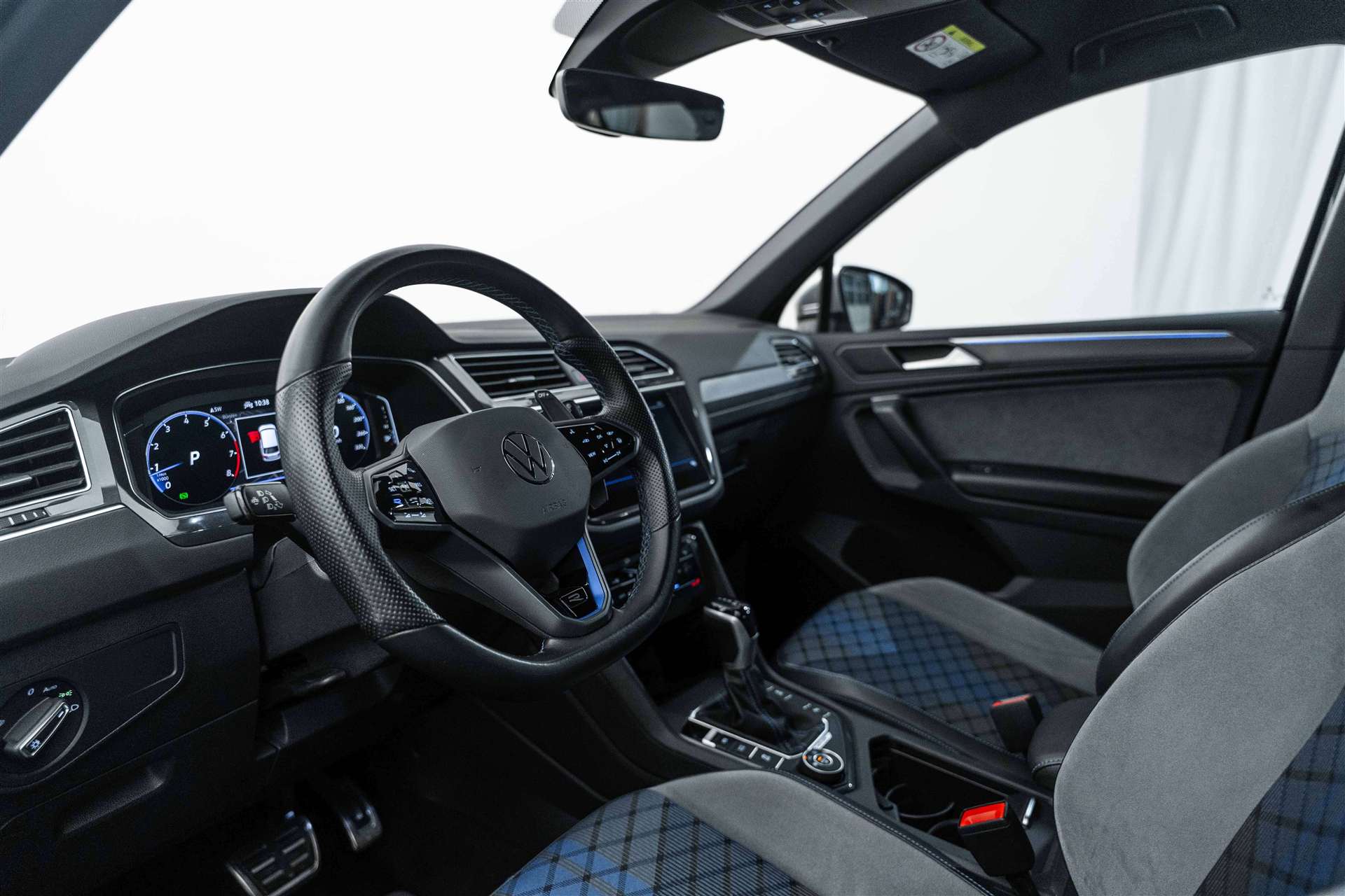 VW Tiguan 2.0TSI R 4Motion DSG 320PS-image-7
