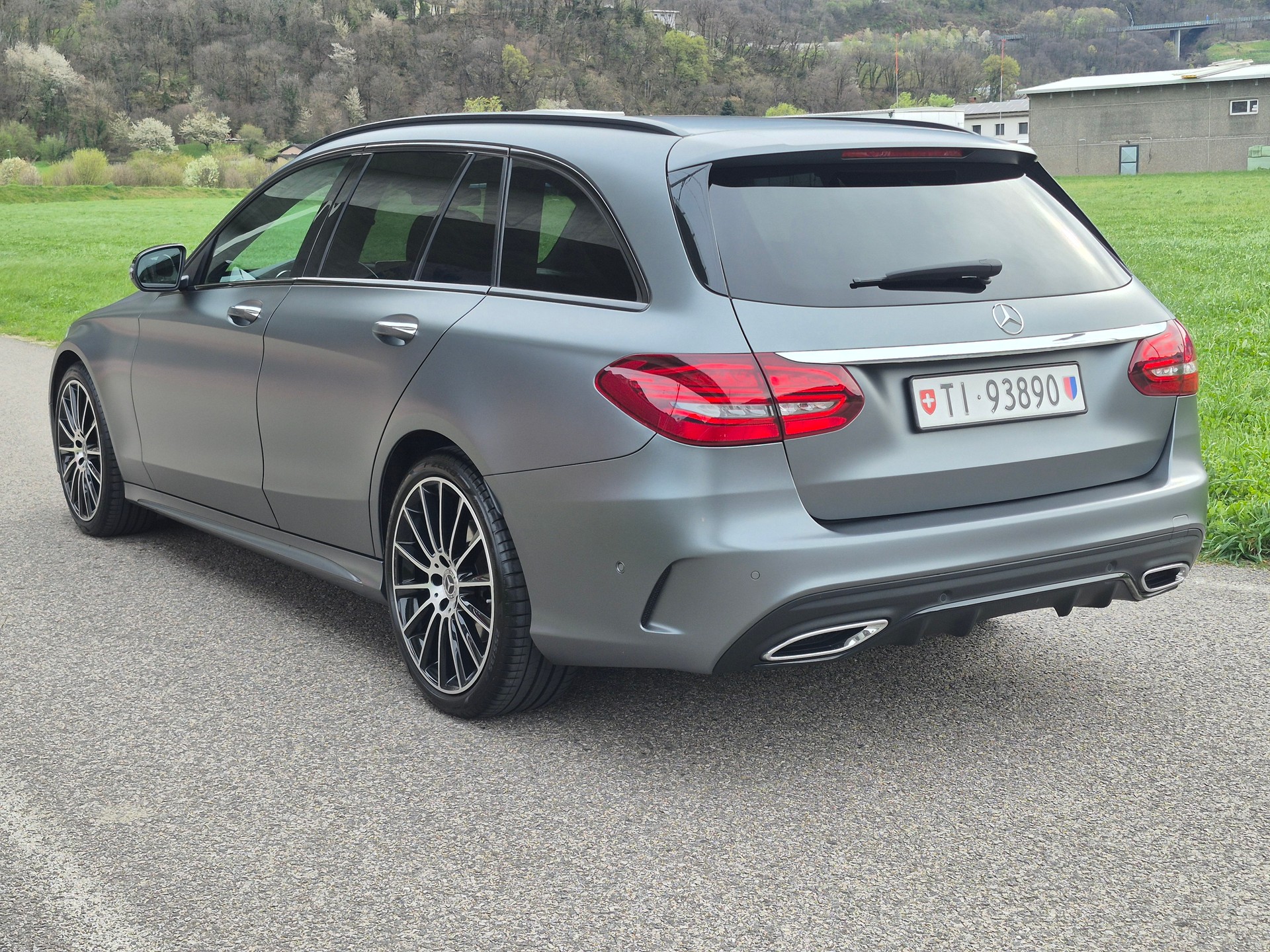 MERCEDES-BENZ C 220 d Swiss Star AMG Line 4Matic 9G-Tronic-image-2
