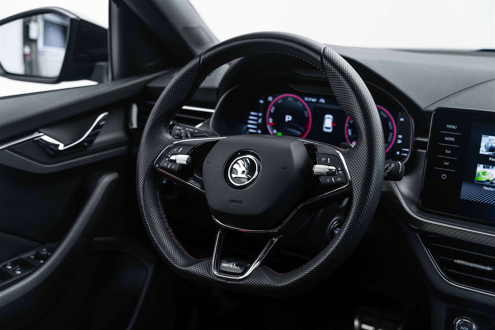 SKODA Kamiq 1.5 TSI ACT Monte Carlo DSG-image-11