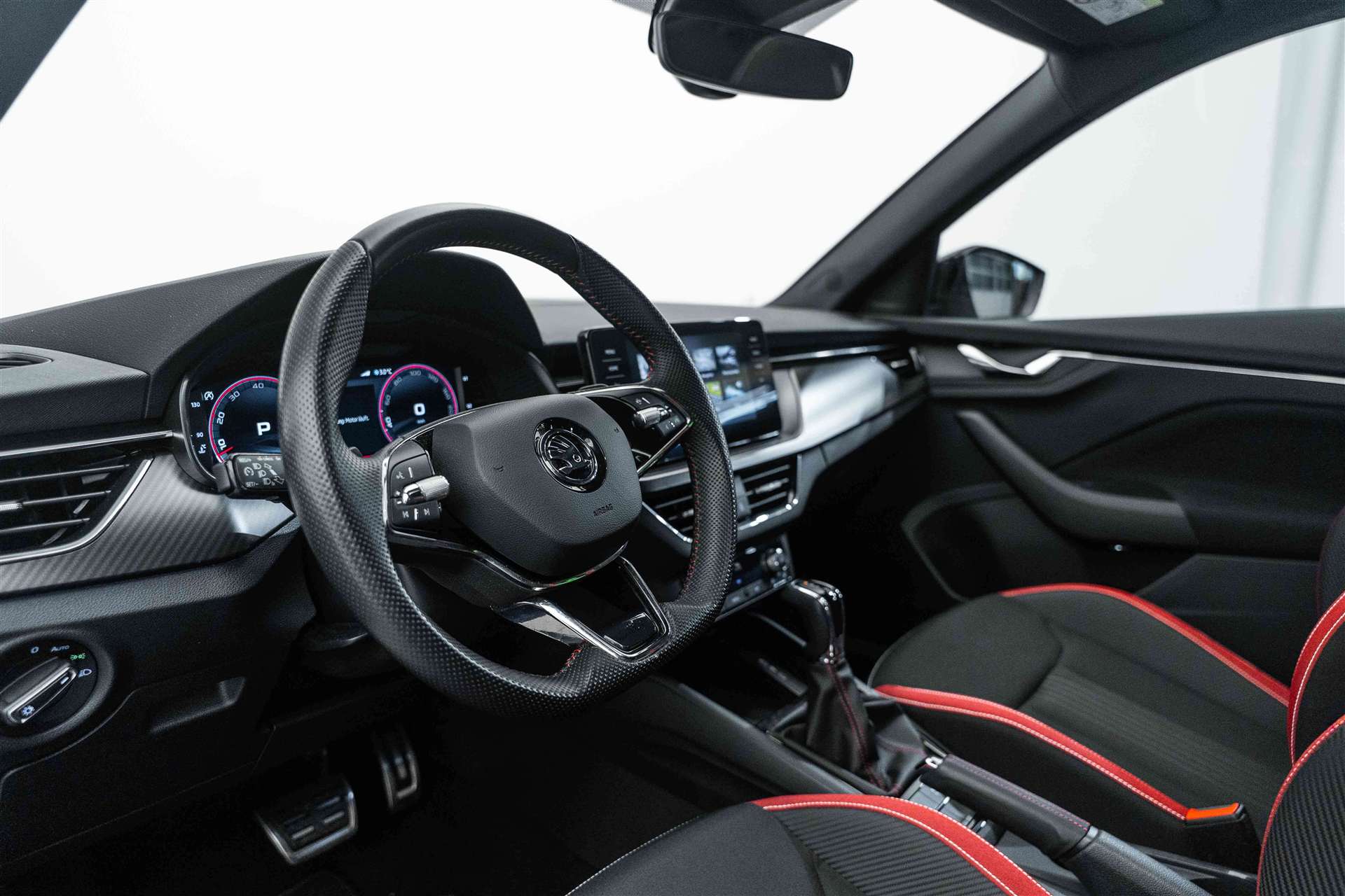 SKODA Kamiq 1.5 TSI ACT Monte Carlo DSG-image-9