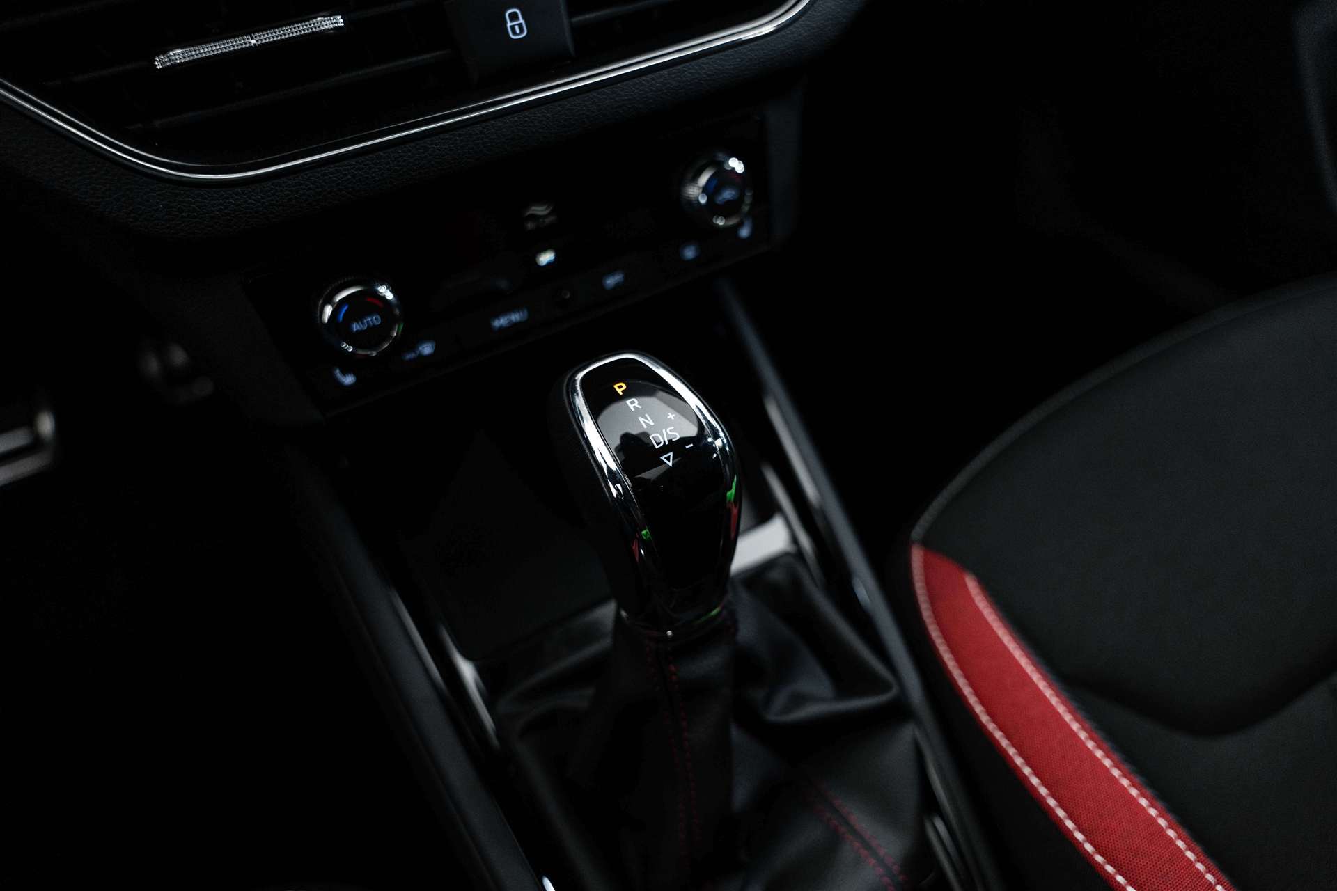 SKODA Kamiq 1.5 TSI ACT Monte Carlo DSG-image-27