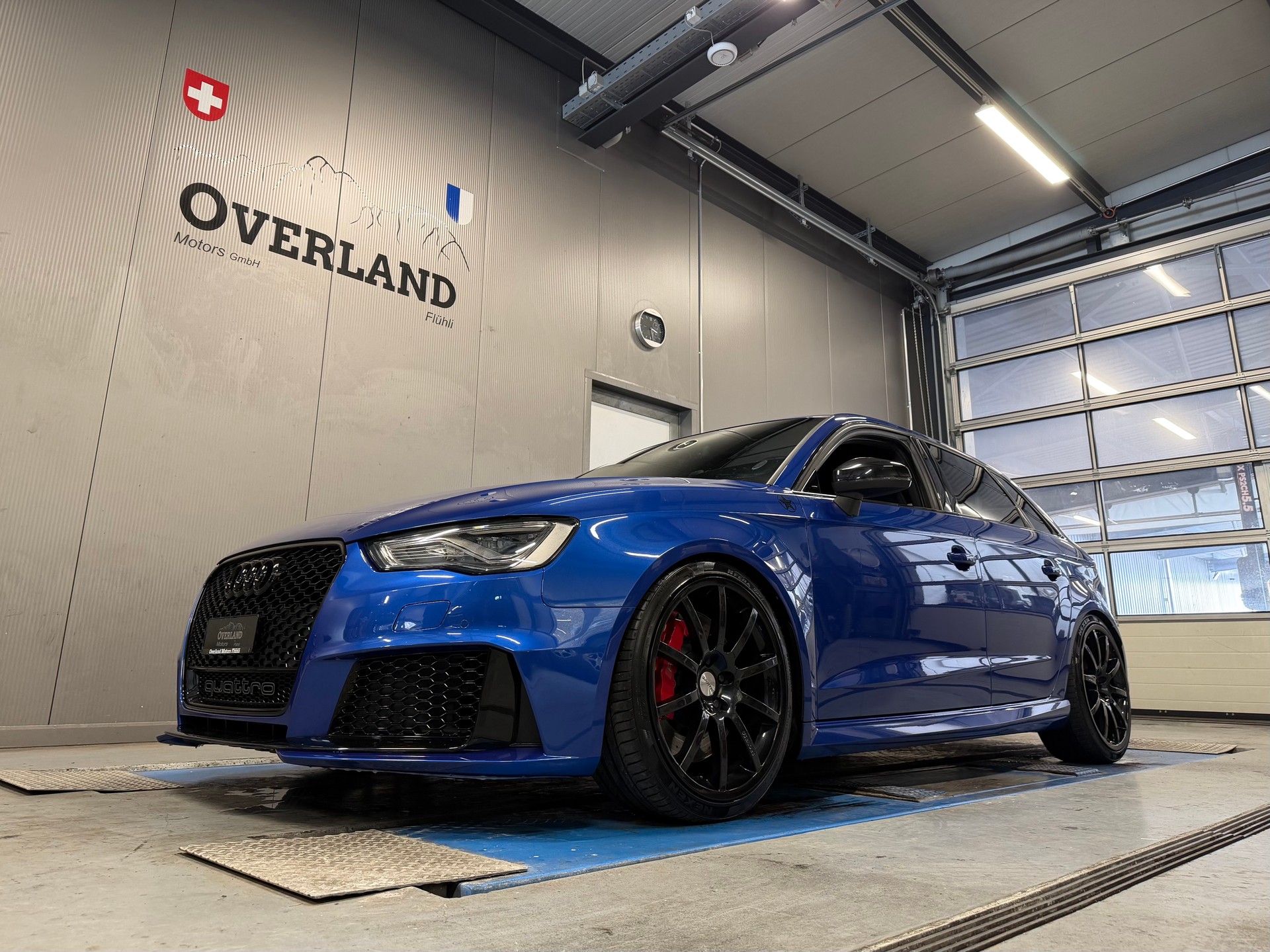 AUDI RS3 2.5 TSI quattro S-tronic-image-13