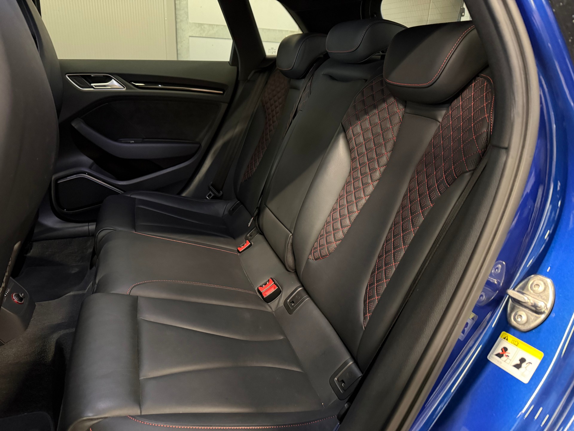 AUDI RS3 2.5 TSI quattro S-tronic-image-10