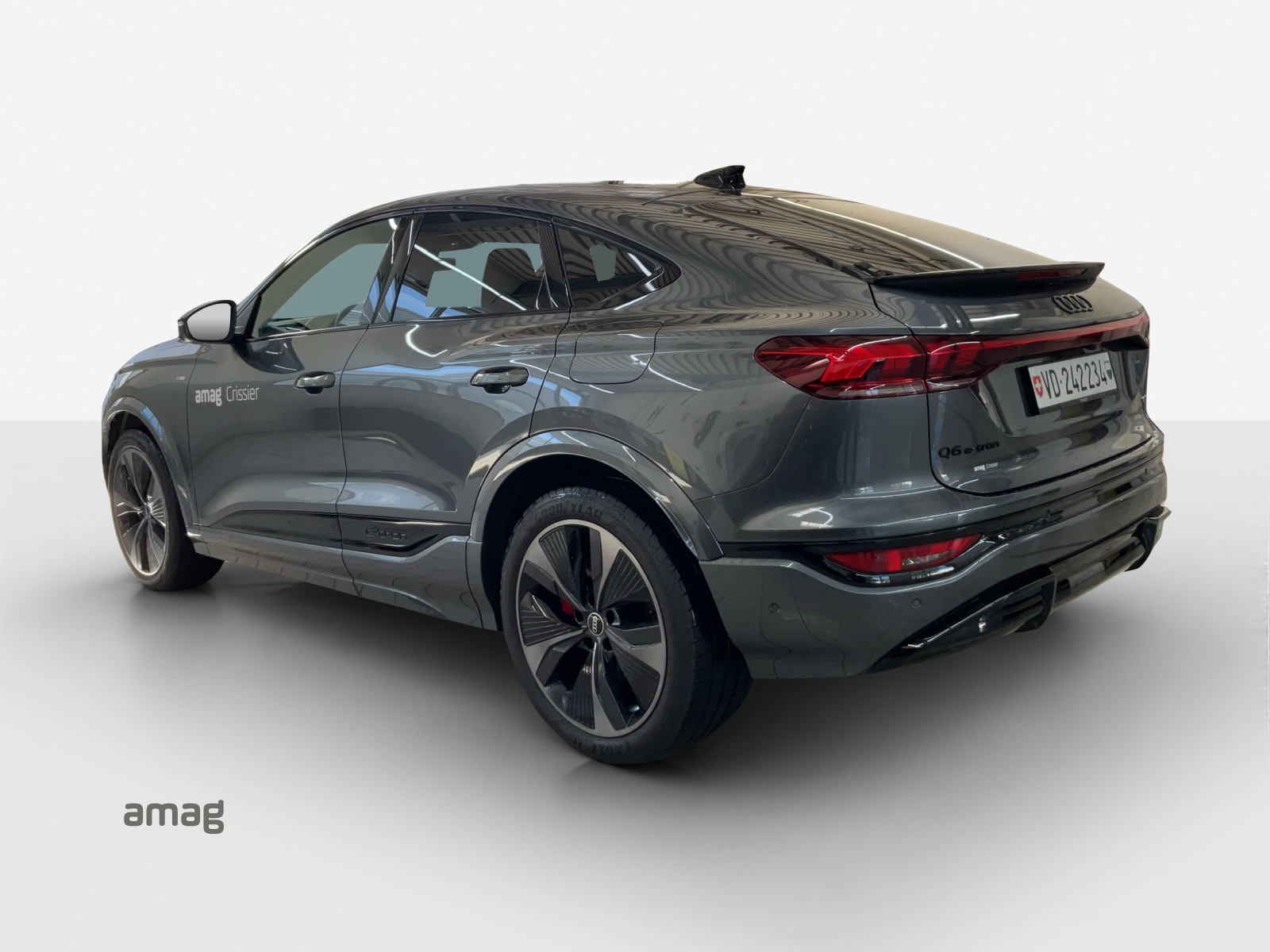 AUDI Q6 Sportback e-tron quattro-image-2