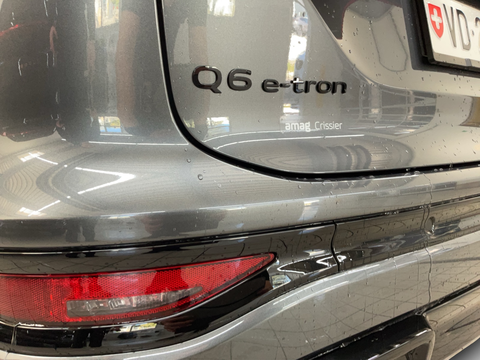 AUDI Q6 Sportback e-tron quattro-image-13
