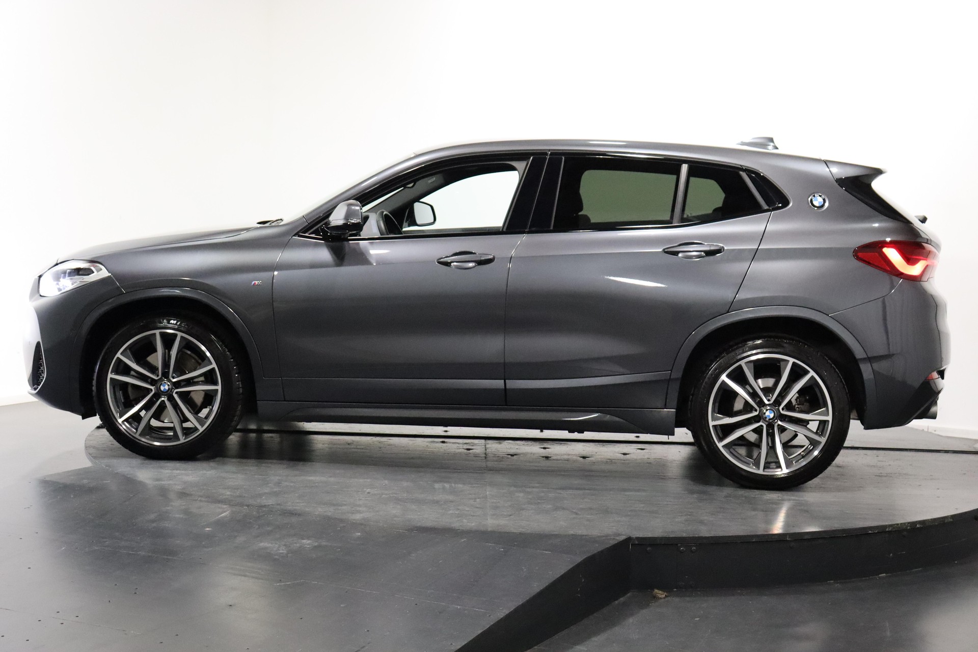 BMW X2 20d xDrive-image-1