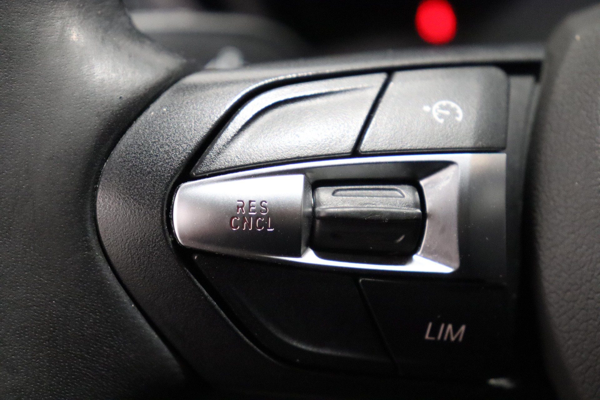 BMW X2 20d xDrive-image-14