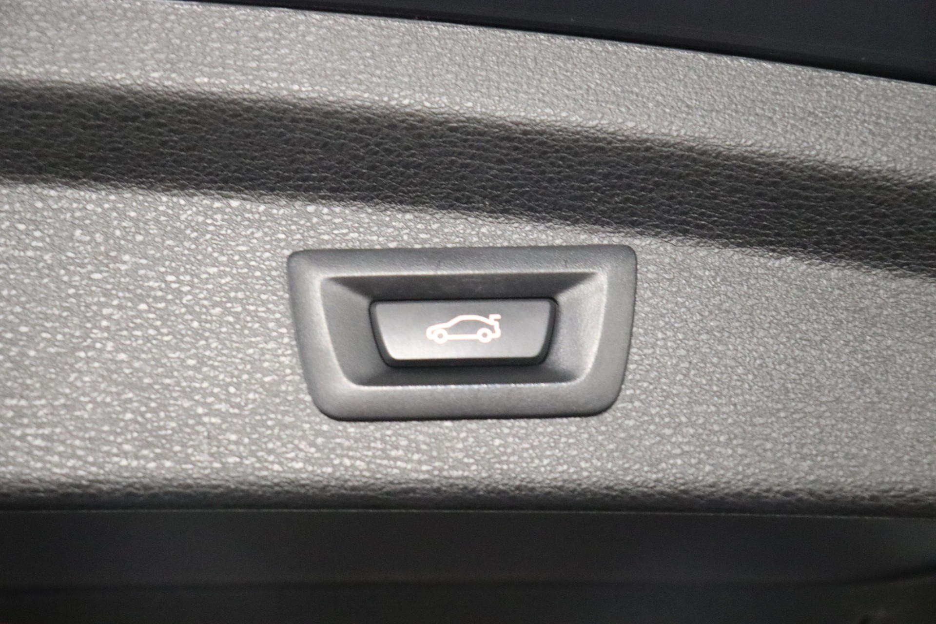 BMW X2 20d xDrive-image-4