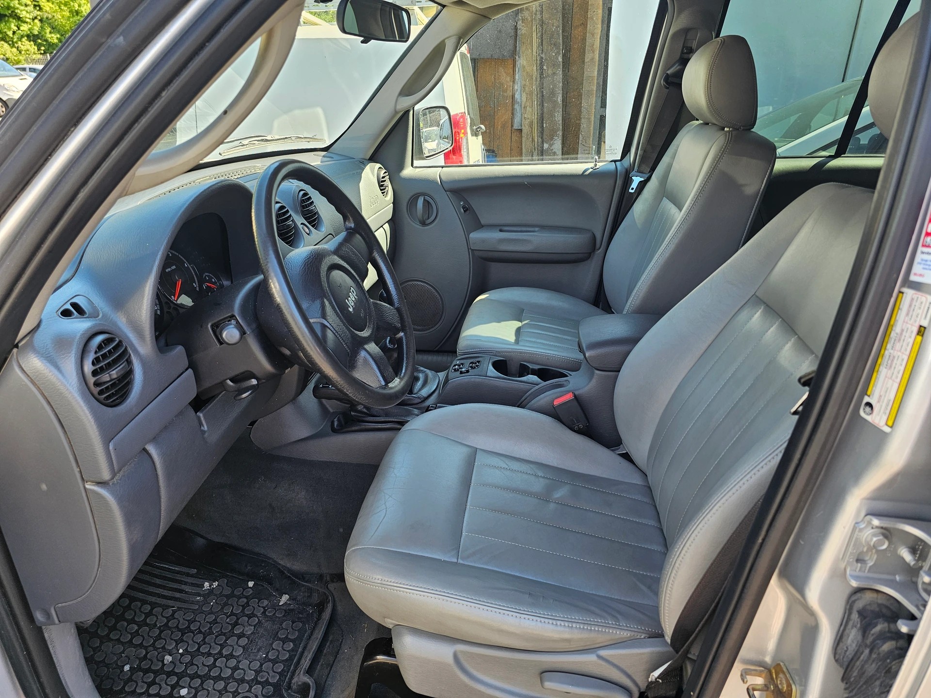 JEEP Cherokee 2.8 CRD Limited-image-8