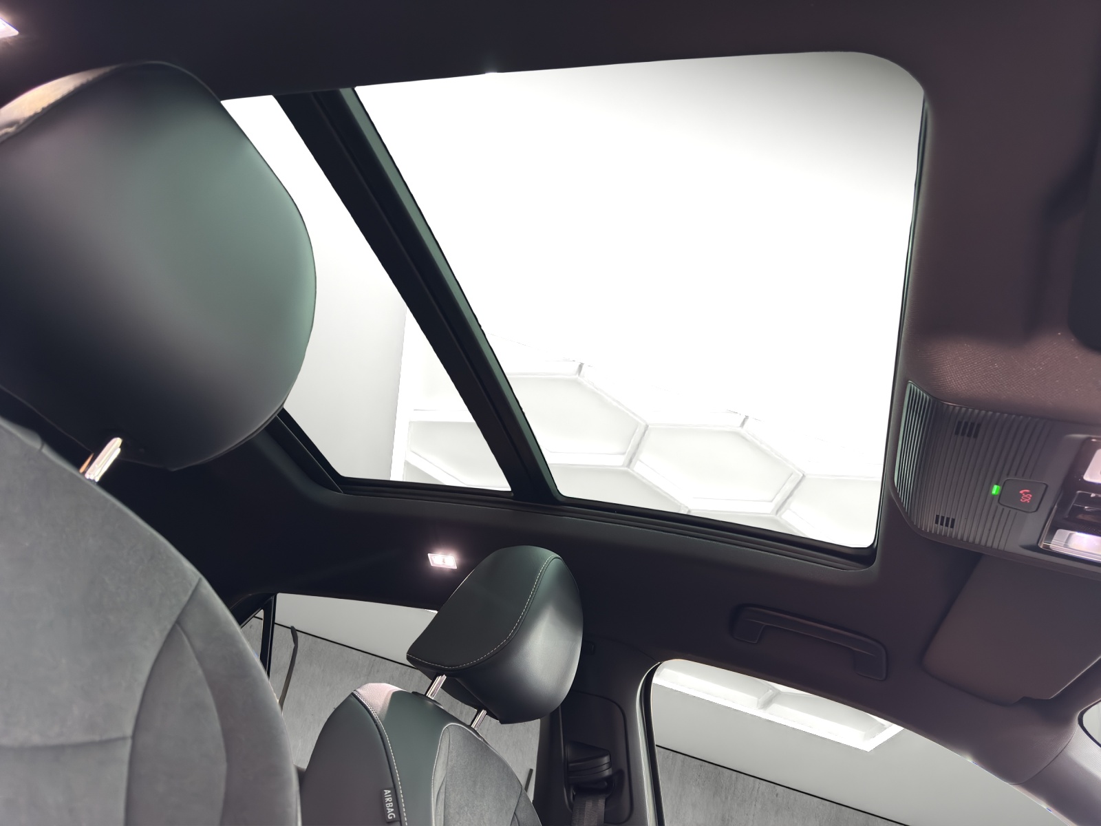 VW T-Roc 1.5 eTSI mHEV Style DSG-image-10
