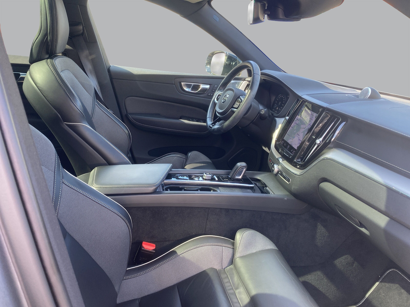 VOLVO XC60 T6 eAWD R-Design Geartronic-image-11