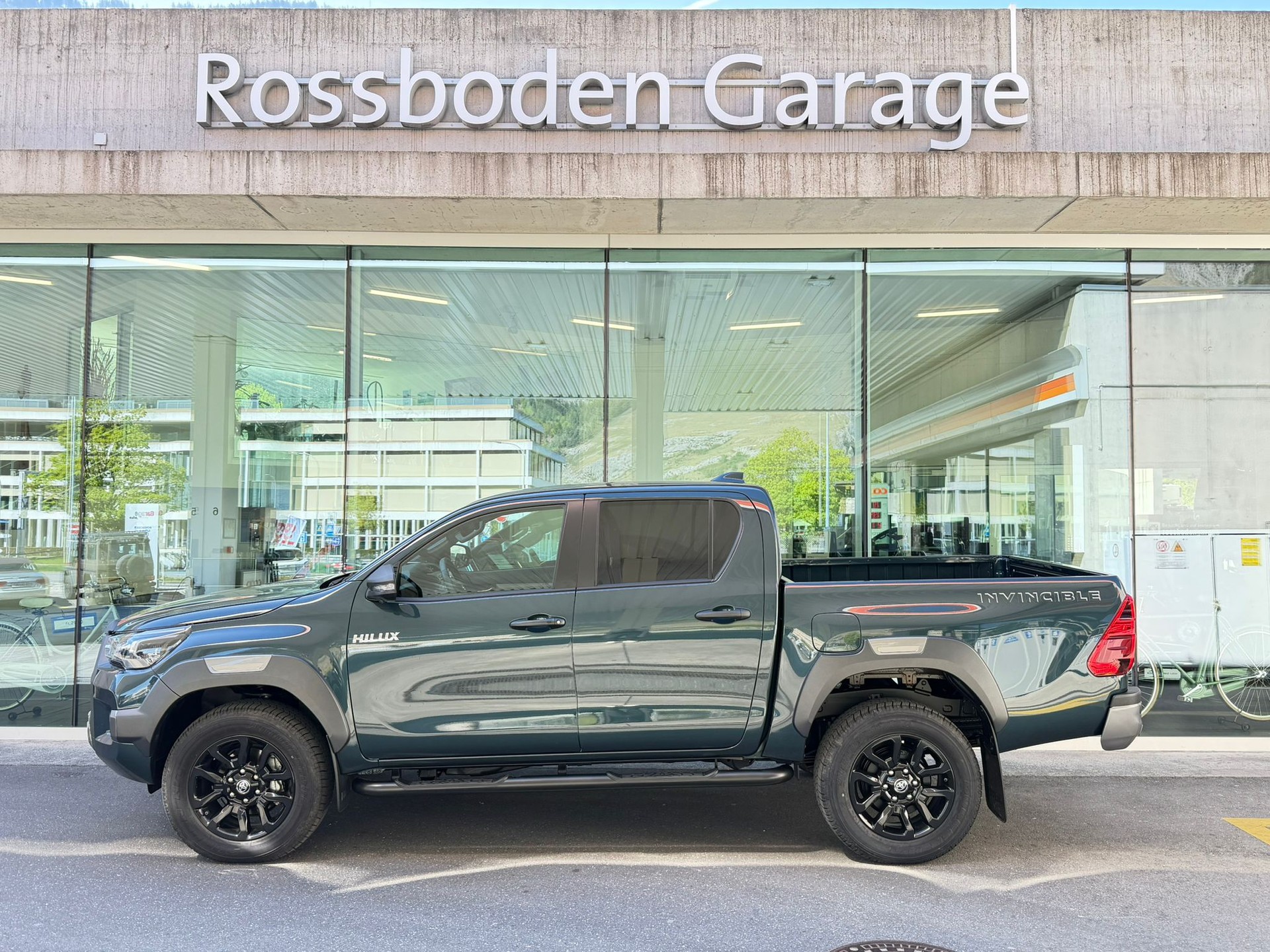 TOYOTA Hilux 2.8d MHEV Invincible Double Cab 4x4