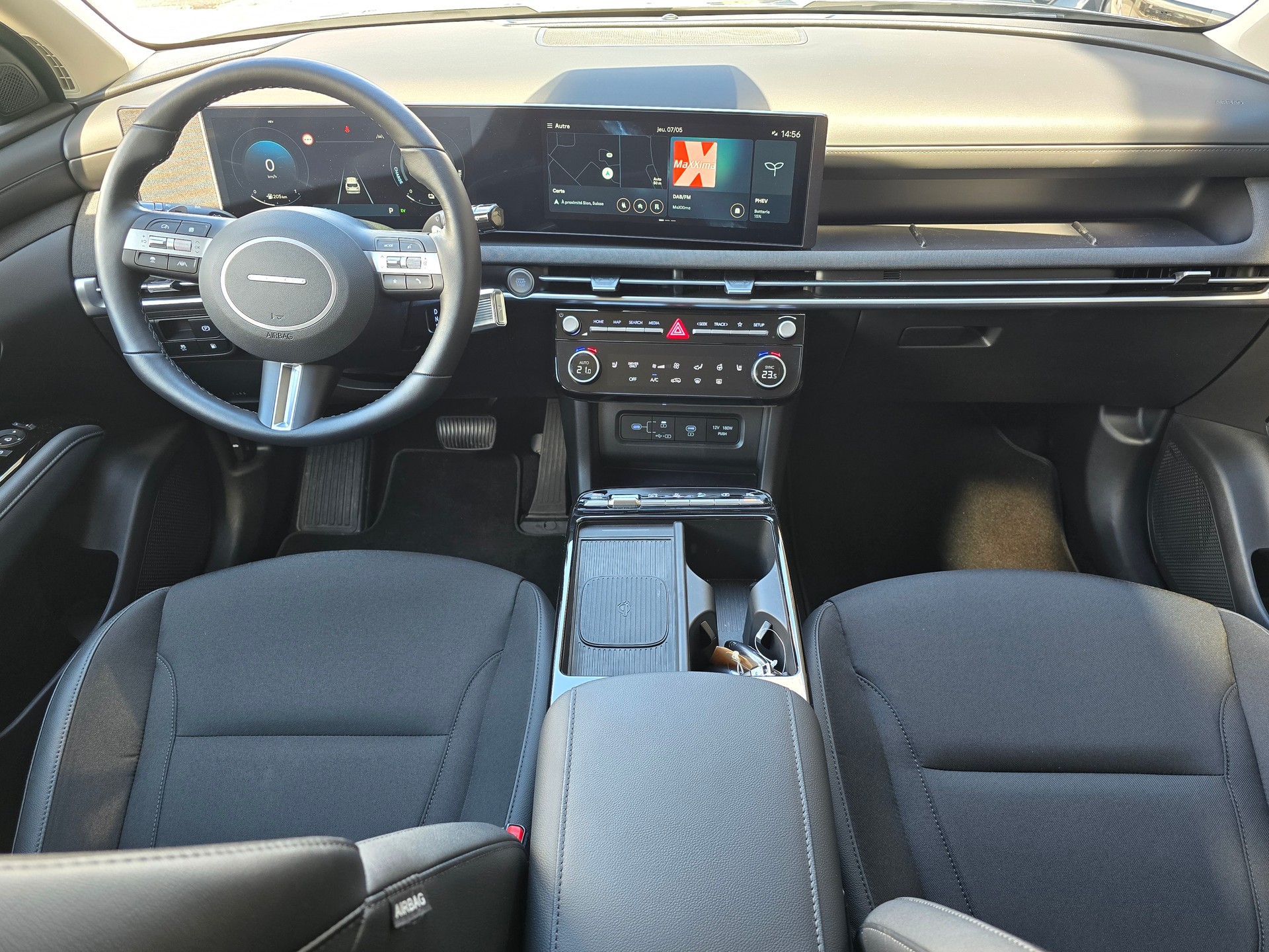 HYUNDAI Tucson 1.6 PHEV Amplia 4W-image-3