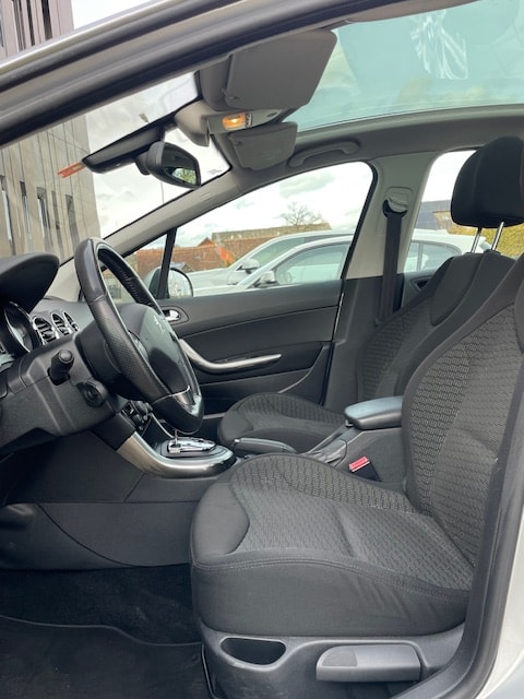 PEUGEOT 308 1.6 16V Turbo Allure Automatic-image-13