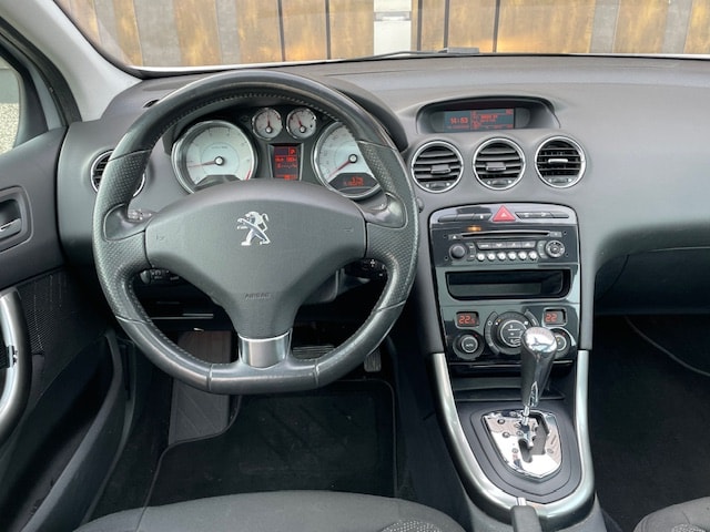 PEUGEOT 308 1.6 16V Turbo Allure Automatic-image-15