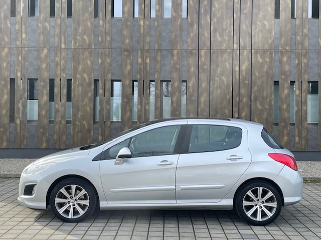 PEUGEOT 308 1.6 16V Turbo Allure Automatic-image-5