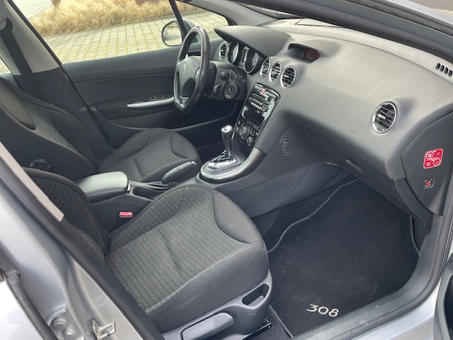 PEUGEOT 308 1.6 16V Turbo Allure Automatic-image-19
