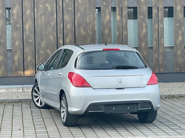 PEUGEOT 308 1.6 16V Turbo Allure Automatic-image-10