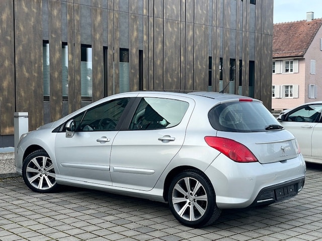 PEUGEOT 308 1.6 16V Turbo Allure Automatic-image-11