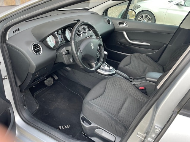 PEUGEOT 308 1.6 16V Turbo Allure Automatic-image-12