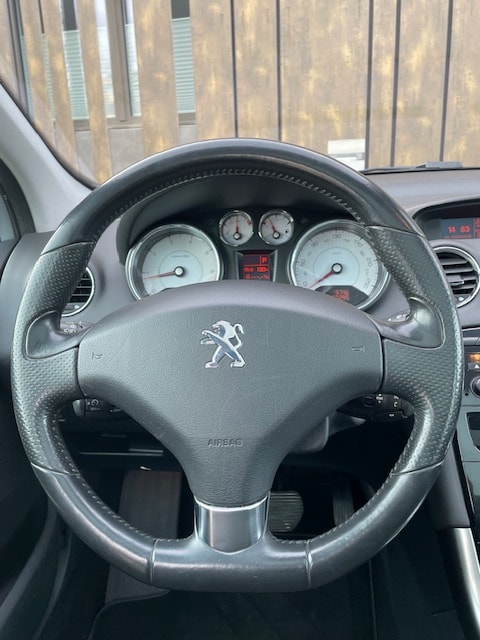 PEUGEOT 308 1.6 16V Turbo Allure Automatic-image-16