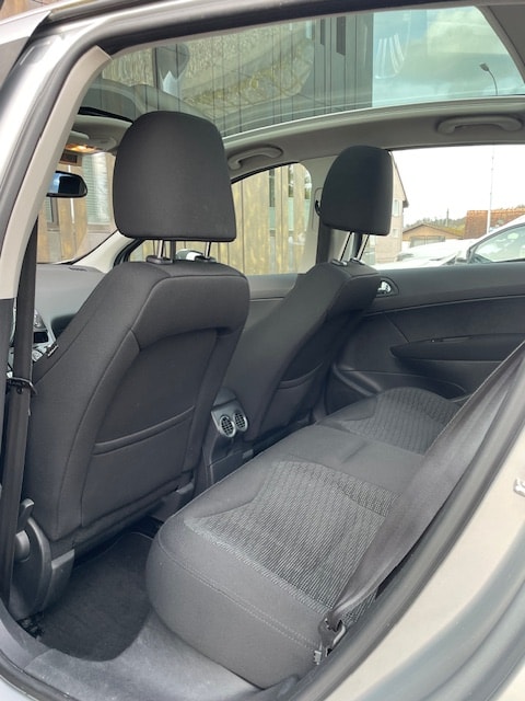 PEUGEOT 308 1.6 16V Turbo Allure Automatic-image-21