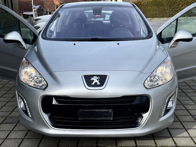 PEUGEOT 308 1.6 16V Turbo Allure Automatic-image-3