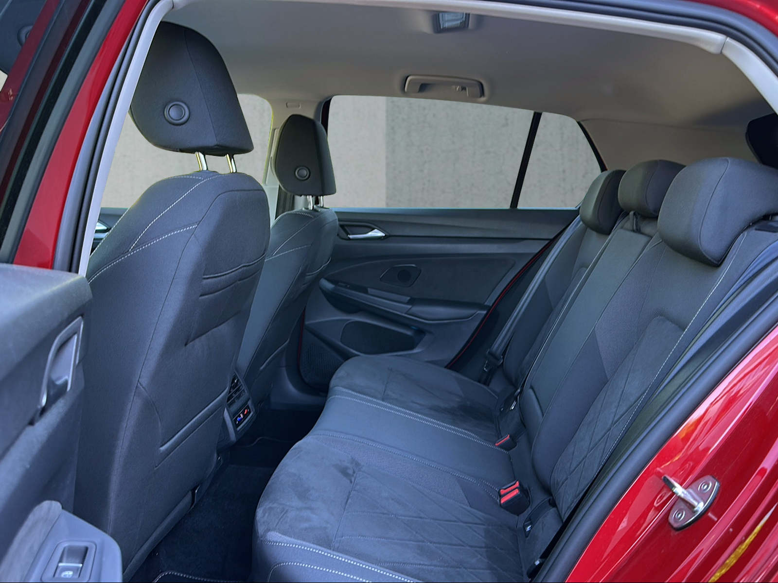 VW Golf 1.5 eTSI mHEV ACT Style DSG-image-9