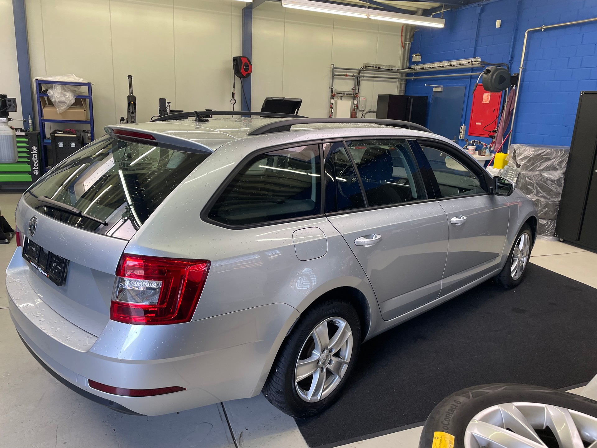 SKODA Octavia Combi 2.0 TDI Style 4x4 DSG-image-2