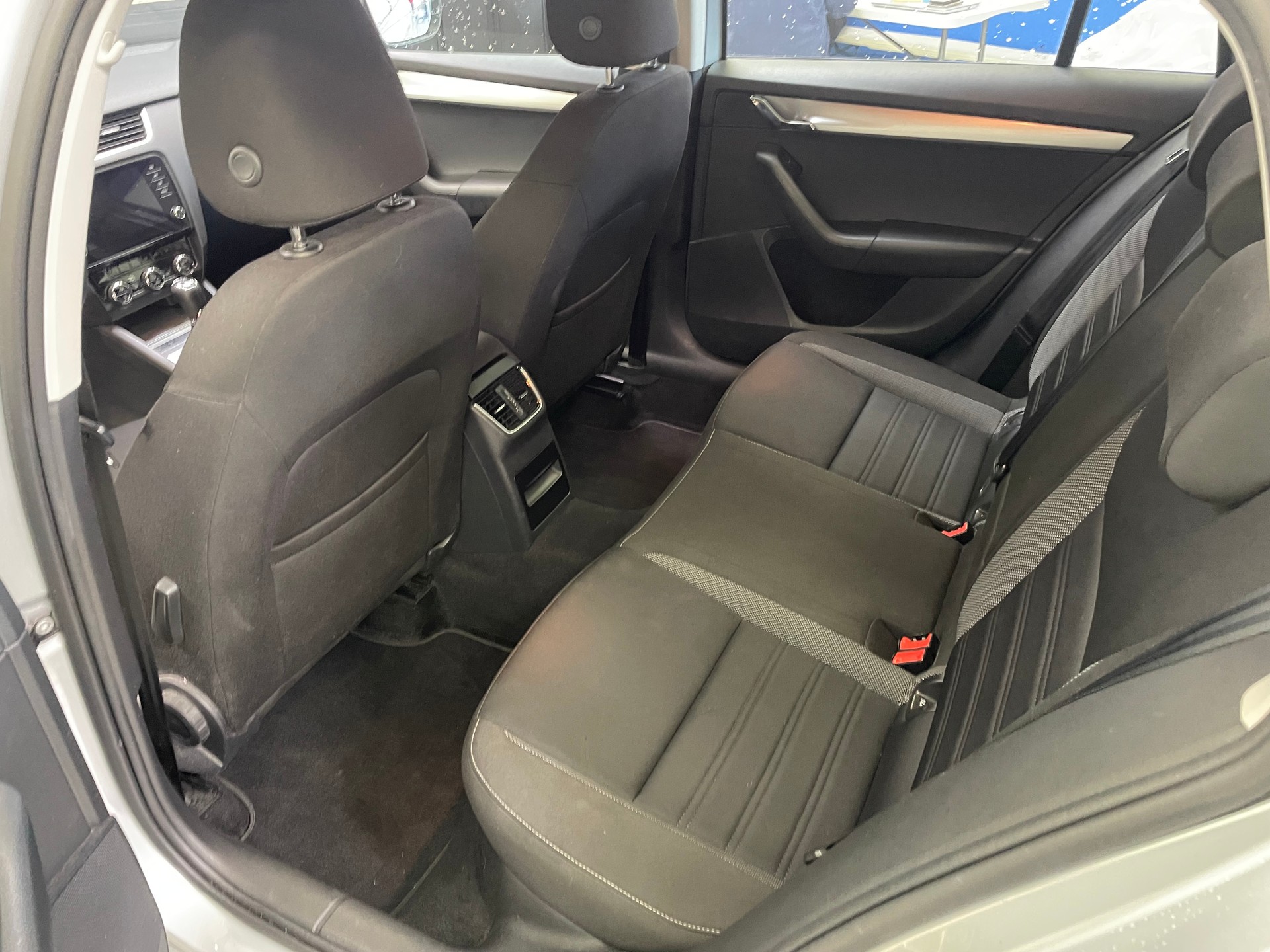SKODA Octavia Combi 2.0 TDI Style 4x4 DSG-image-5