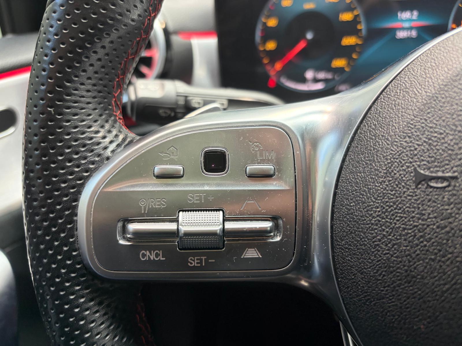 MERCEDES-BENZ A 220 d 4Matic AMG Line-image-19