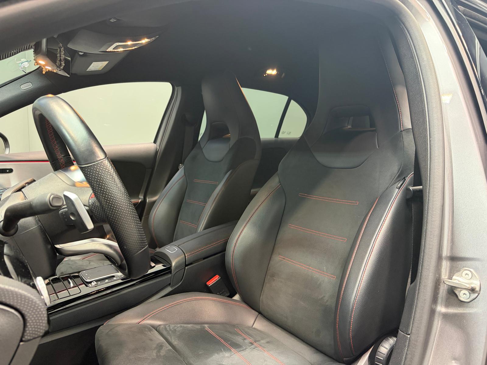 MERCEDES-BENZ A 220 d 4Matic AMG Line-image-10