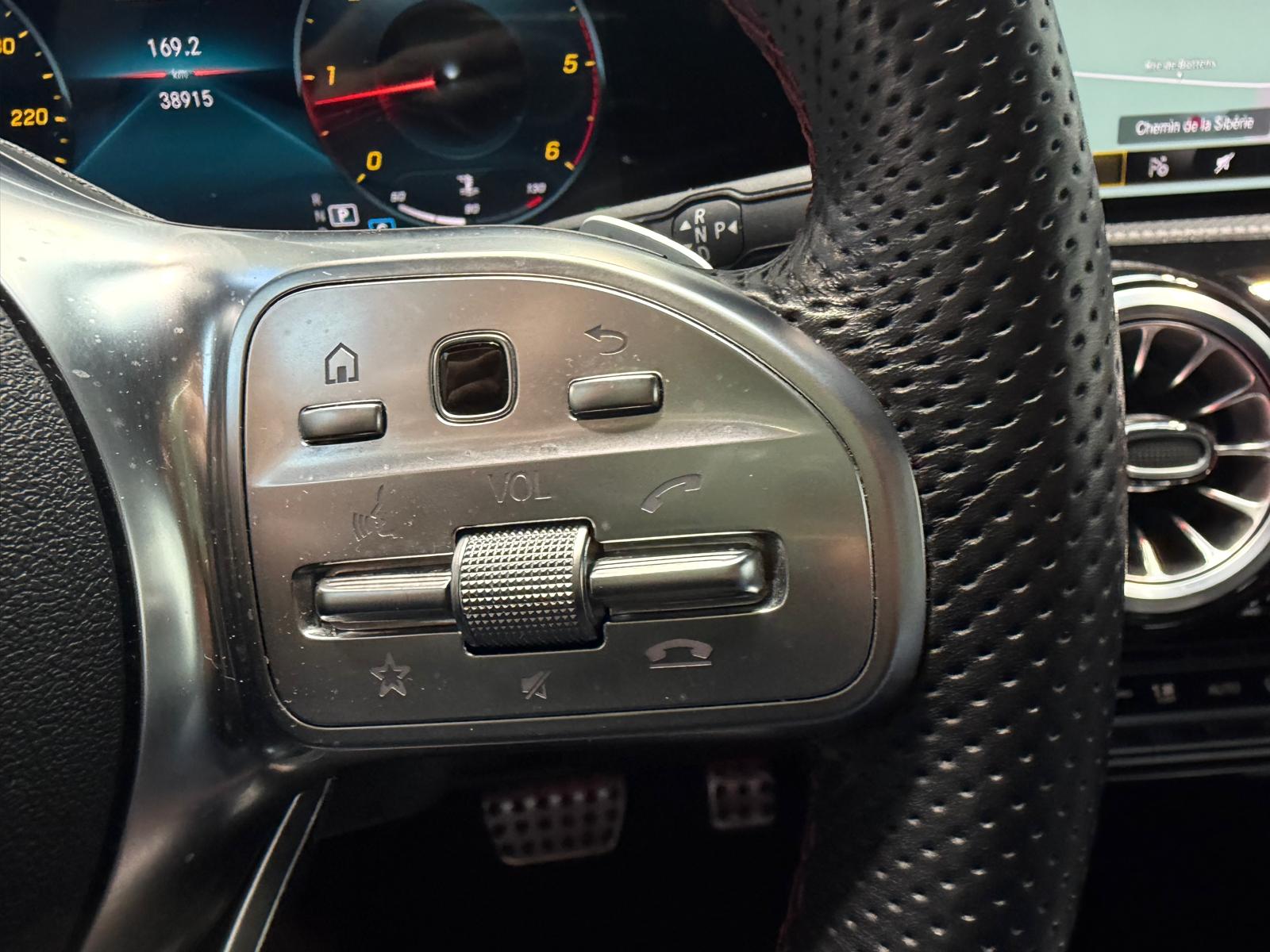 MERCEDES-BENZ A 220 d 4Matic AMG Line-image-20