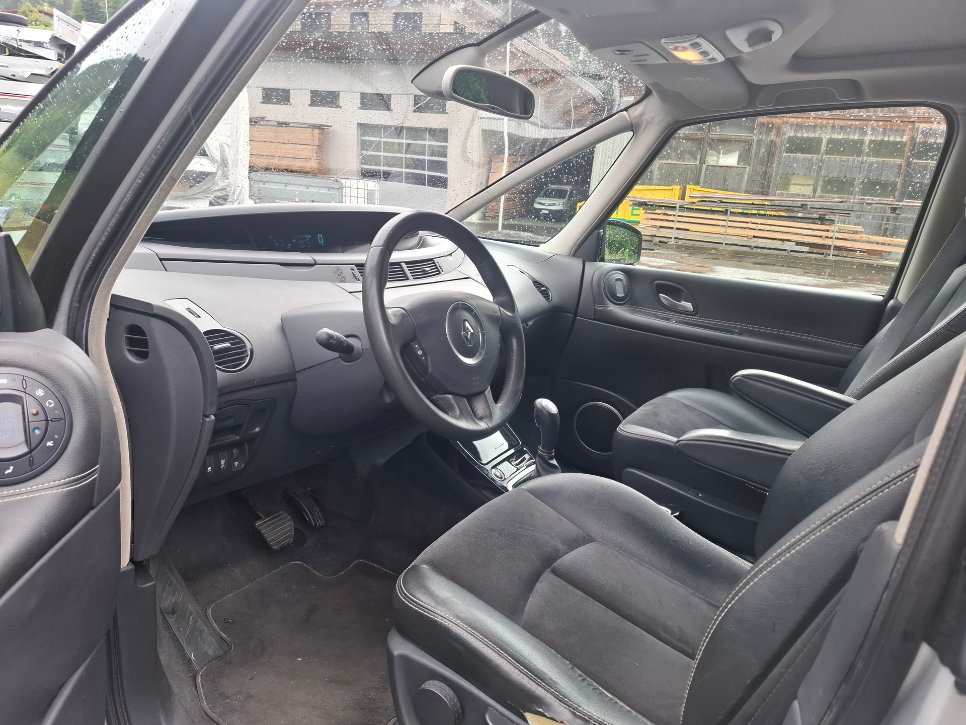 RENAULT Espace 2.0 dCi Dynamique Automatic-image-4