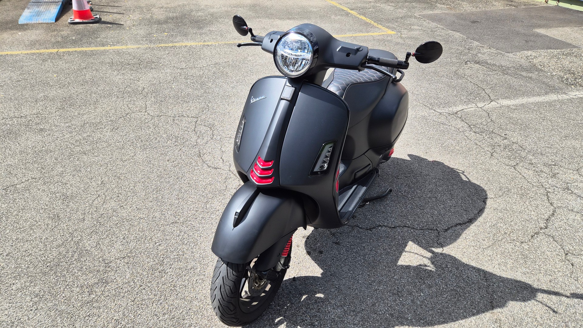 PIAGGIO Vespa GTS 125 Racing Sixties ABS-image-10