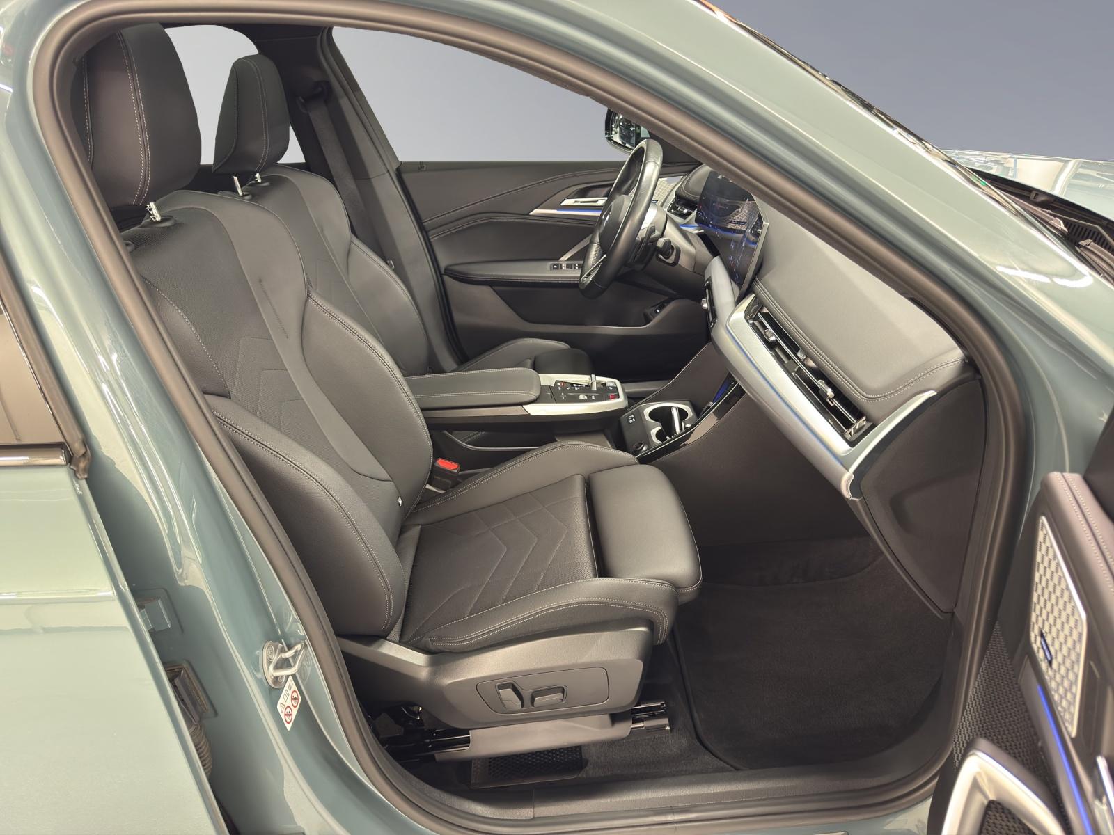 BMW X1 23i xDrive paddles-image-14