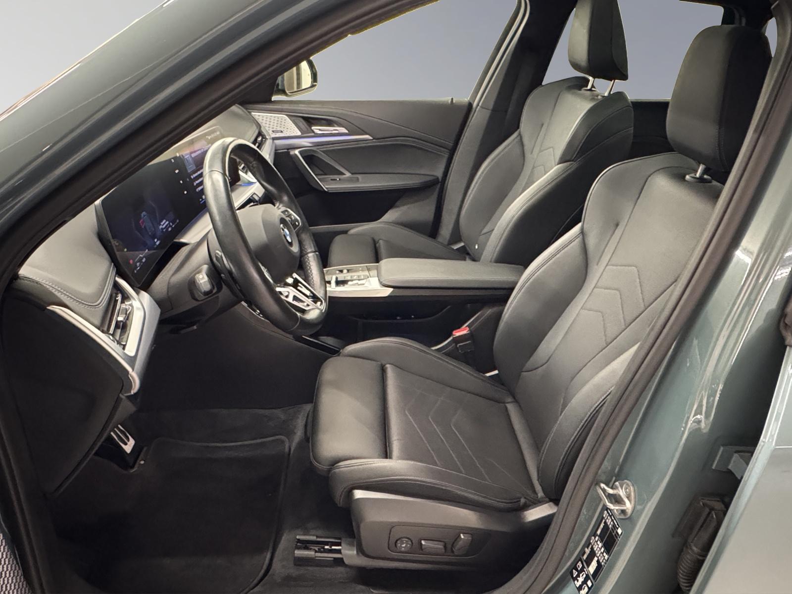 BMW X1 23i xDrive paddles-image-10