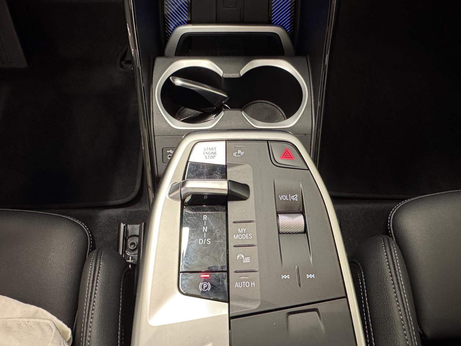 BMW X1 23i xDrive paddles-image-19