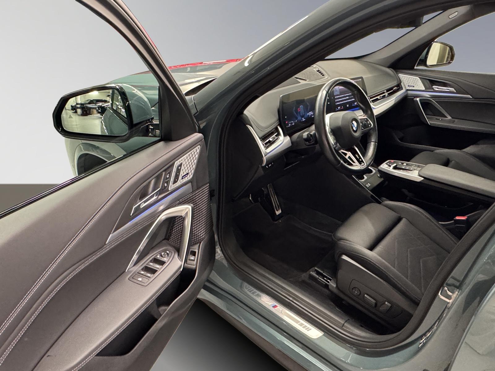 BMW X1 23i xDrive paddles-image-11