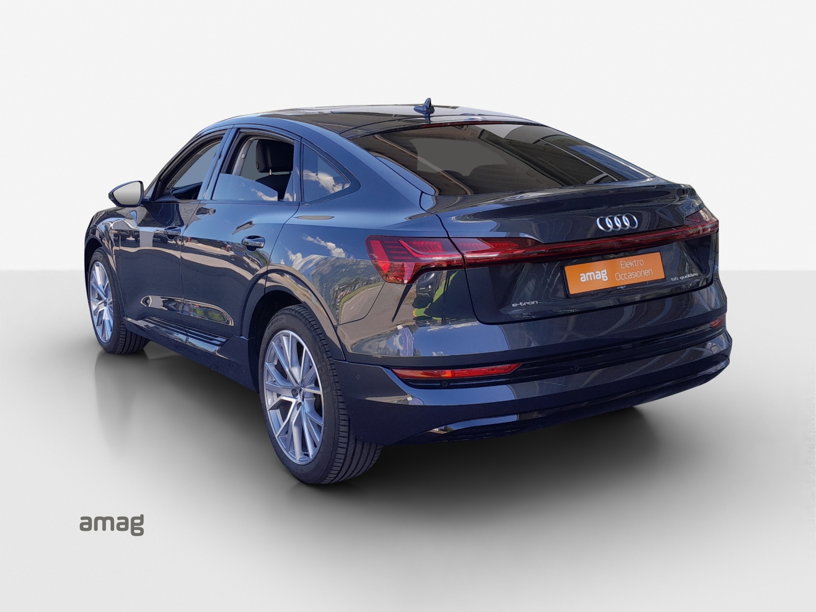 AUDI e-tron 55 Sportback Advanced quattro-image-2