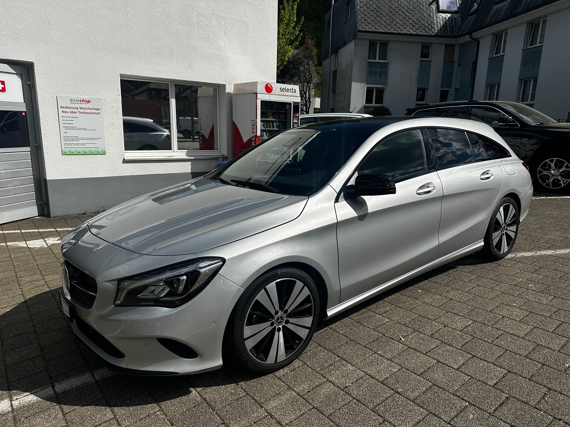 MERCEDES-BENZ CLA Shooting Brake 200 Night Star 7G-DCT-showroom-element-1