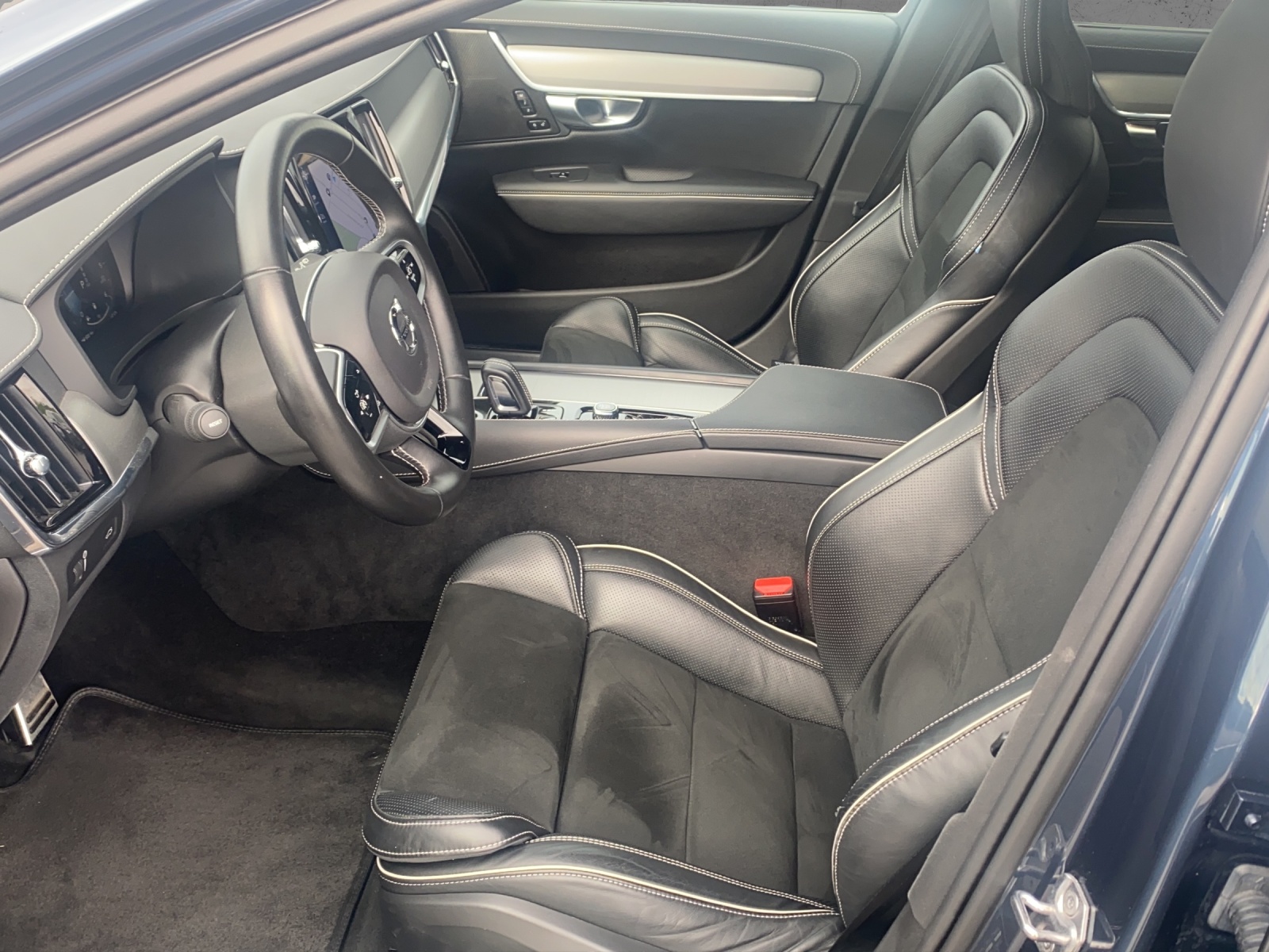 VOLVO V90 2.0 B5 R-Design AWD-image-8