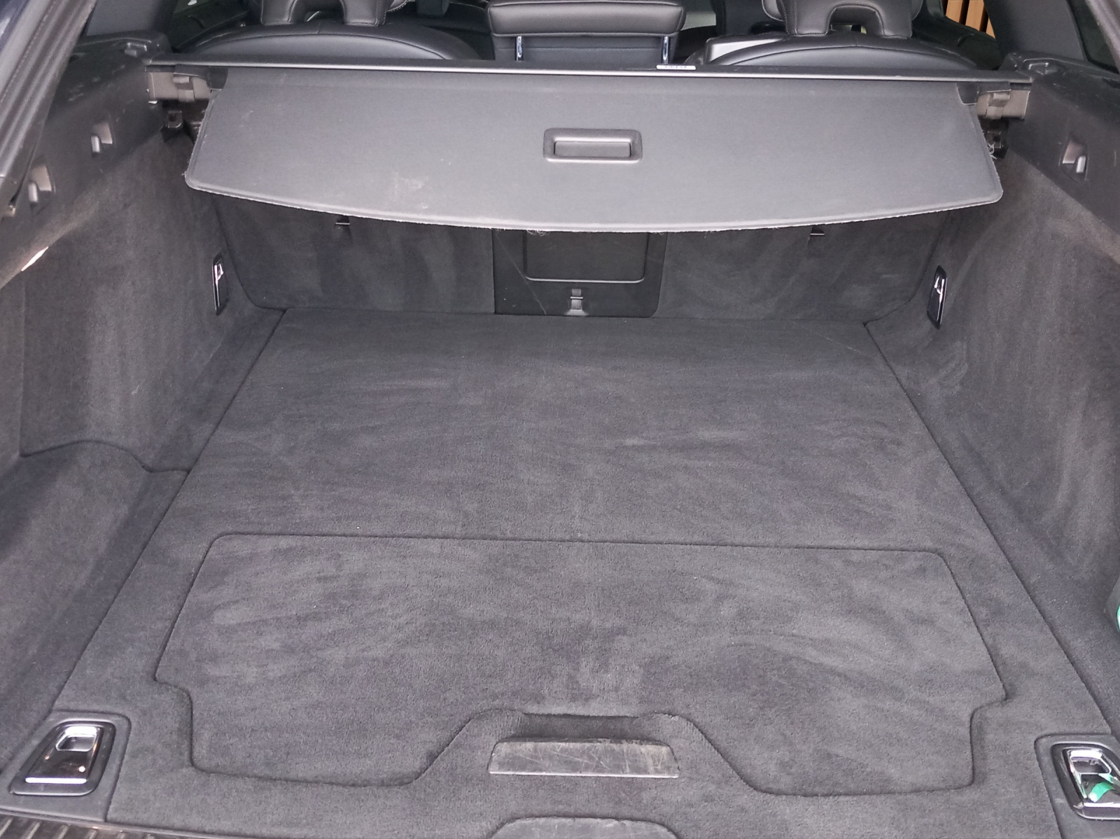 VOLVO V90 2.0 B5 R-Design AWD-image-25