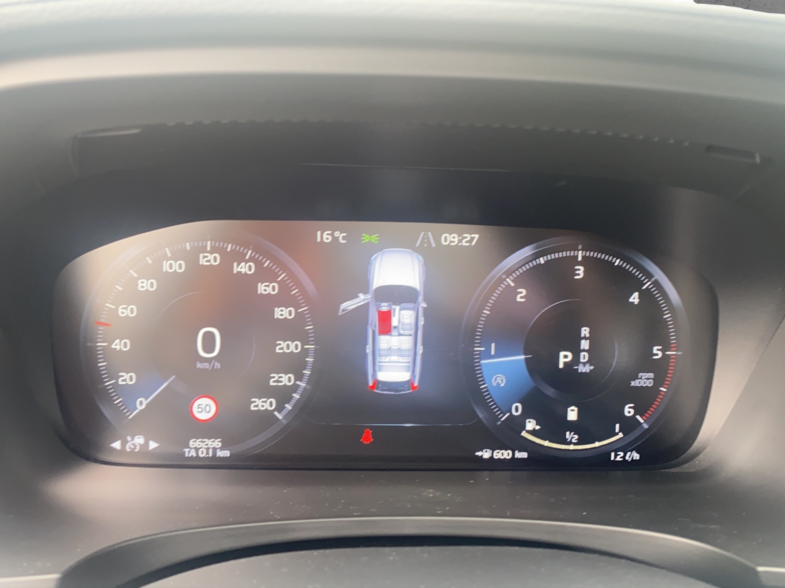 VOLVO V90 2.0 B5 R-Design AWD-image-12