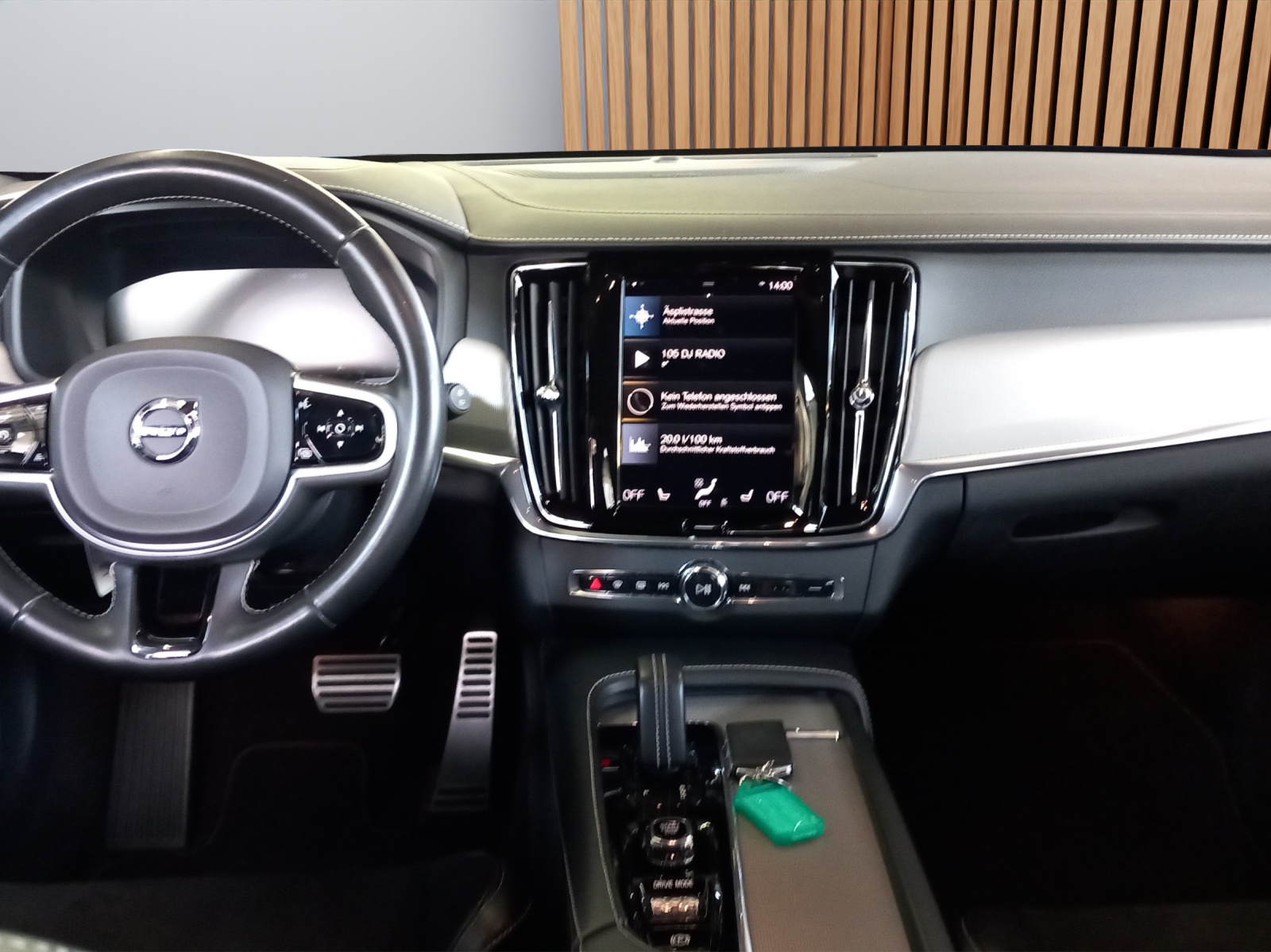 VOLVO V90 2.0 B5 R-Design AWD-image-16