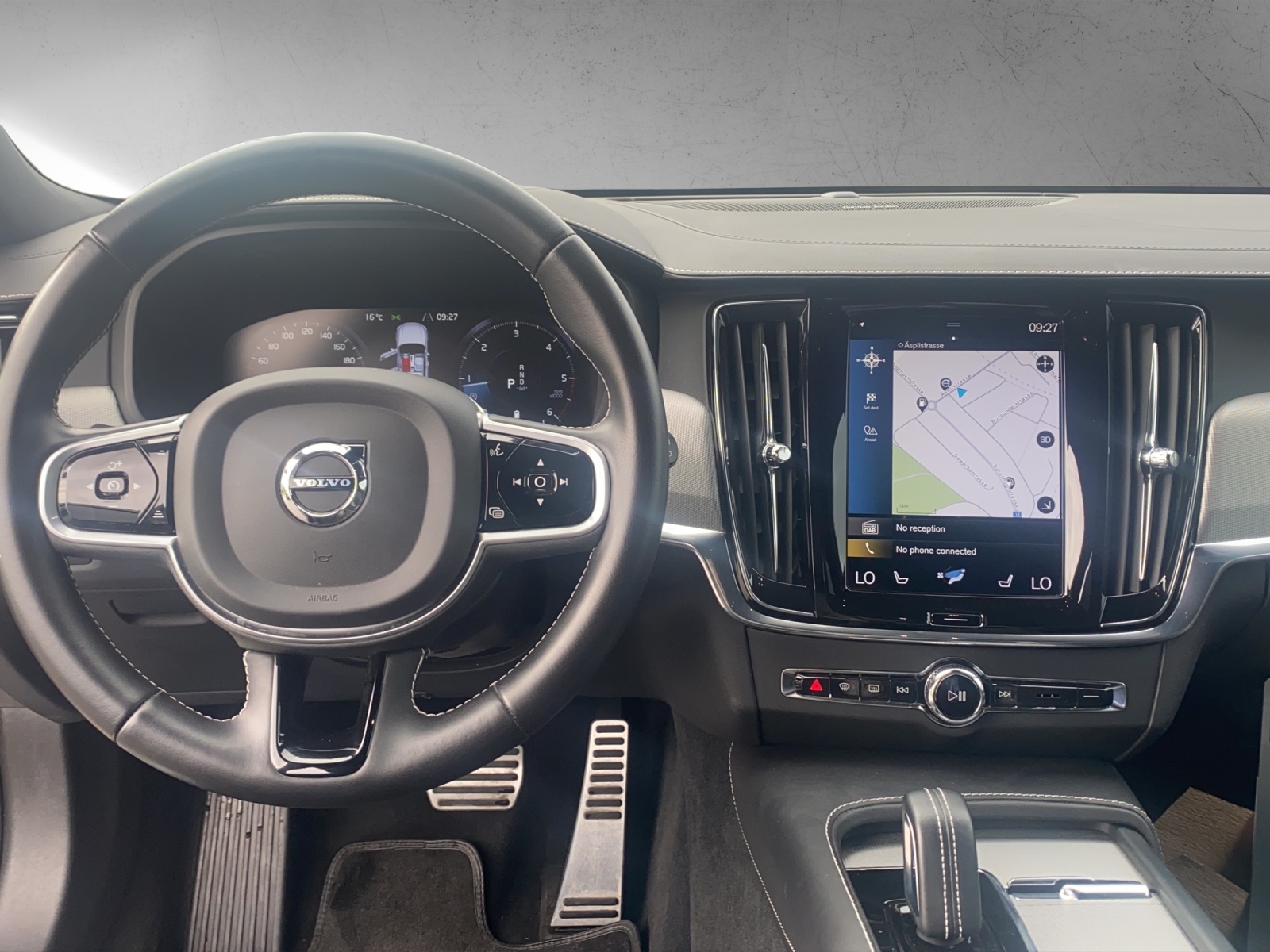 VOLVO V90 2.0 B5 R-Design AWD-image-11