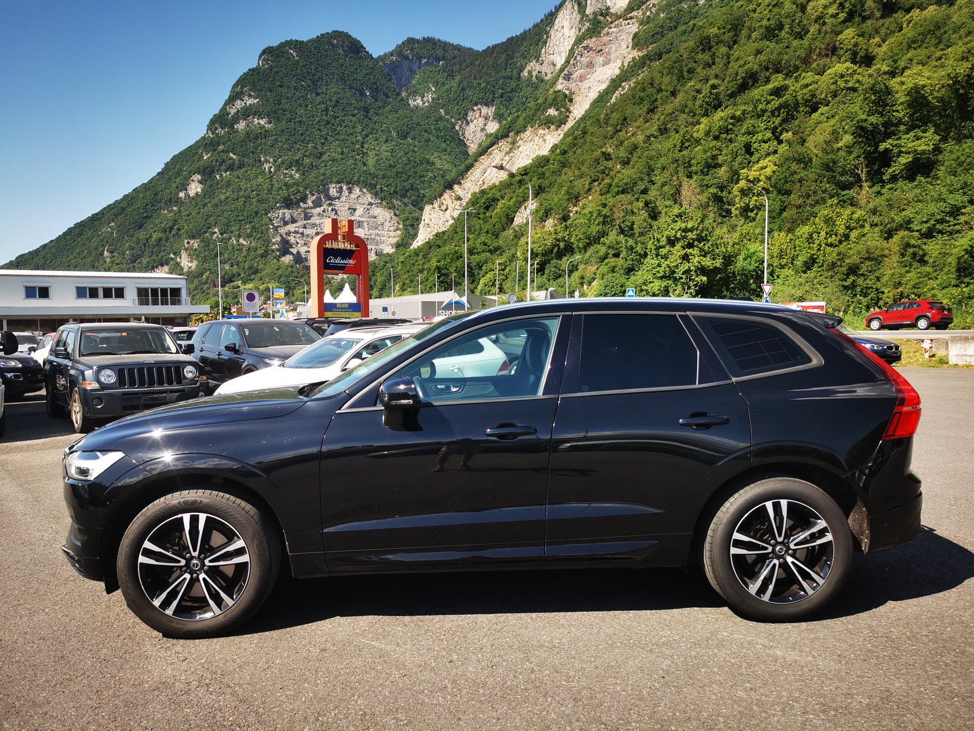 VOLVO XC60 T5 AWD Momentum Geartronic-image-0