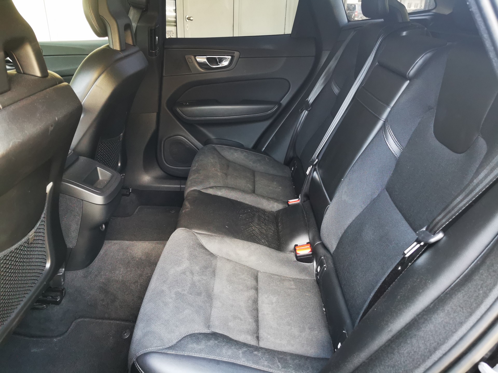 VOLVO XC60 T5 AWD Momentum Geartronic-image-7